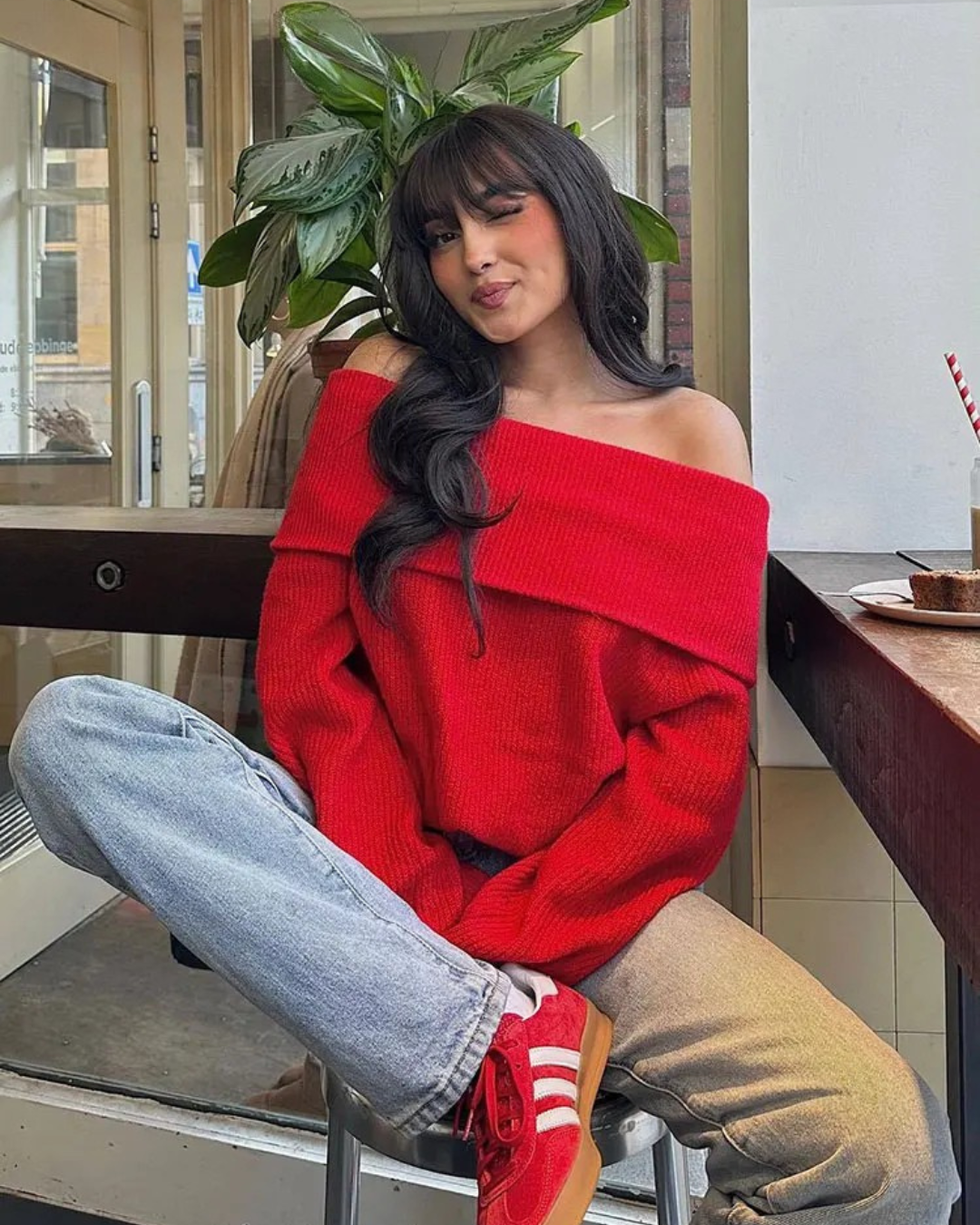 Blusa Off-Shoulder Trafza: Estilo e Atitude