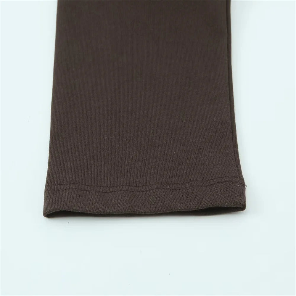 BM&MD&ZA Camiseta feminina bege de manga comprida com ombro de fora, design assimétrico franzido para uso elegante e confortável