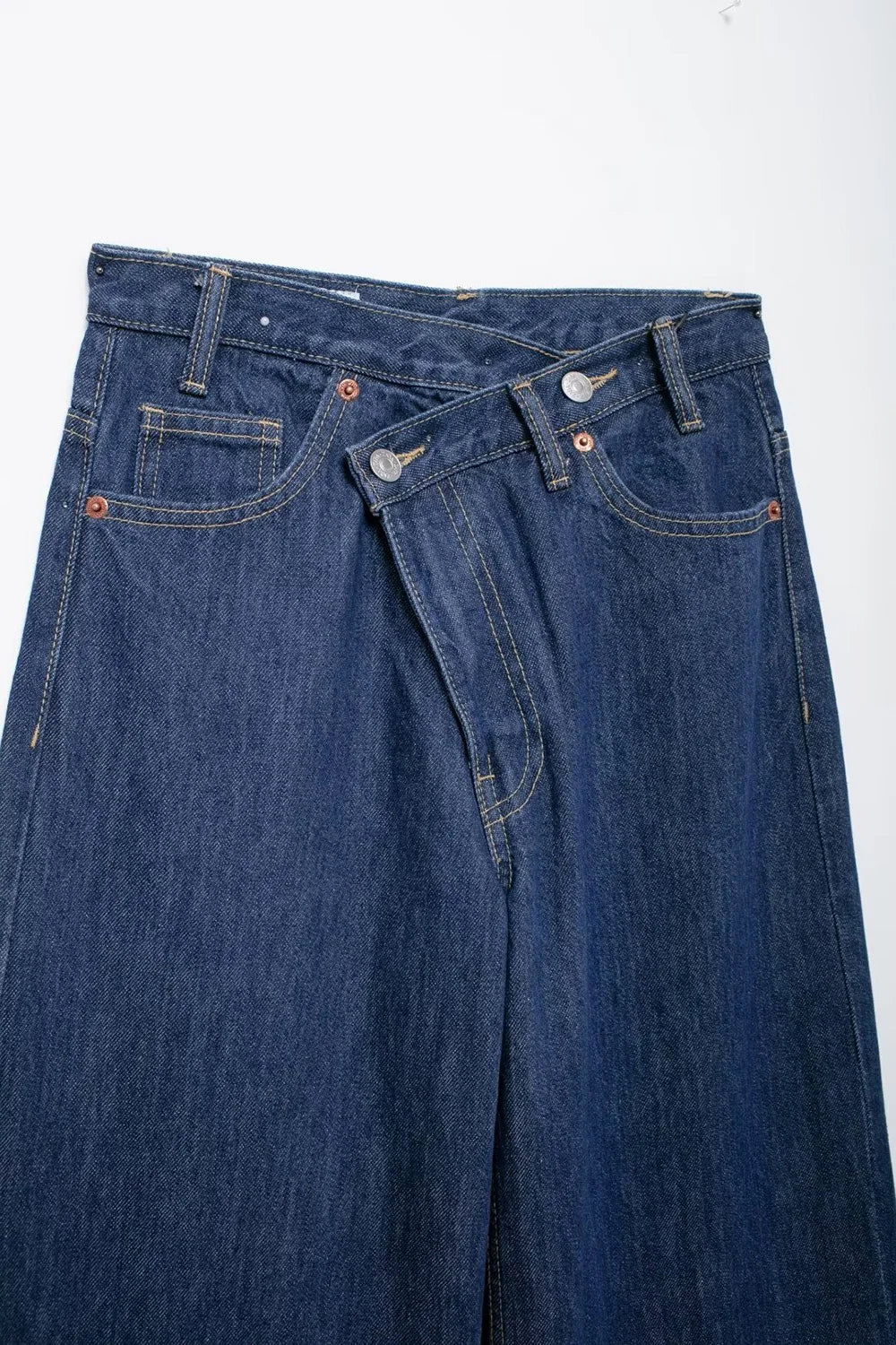 TRAF Calças de ganga básicas para mulher New Fashion Asymmetric Design High Waist Wide Leg Trousers Calças de ganga casuais de perna direita para mulher
