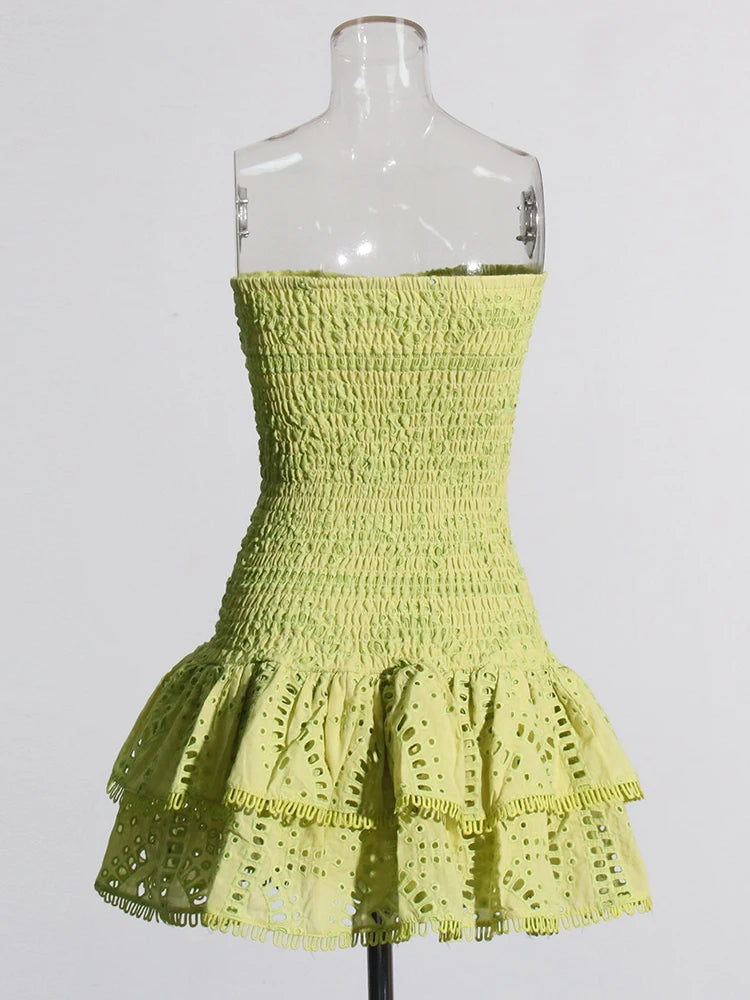 Twotwinstyle retalhos dobras vestidos casuais para mulheres sem alças sem mangas cintura alta oco para fora elegante vestido de emagrecimento feminino